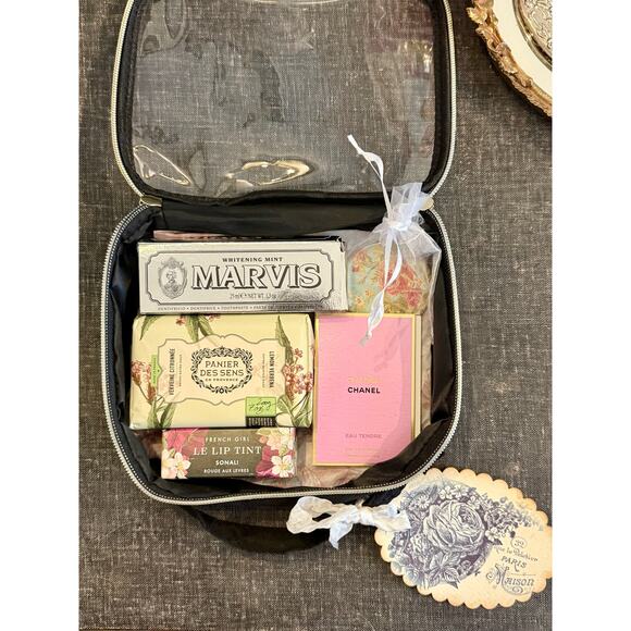 Curated collection of my favorite beauty products from Paris - Picture 1 of 3